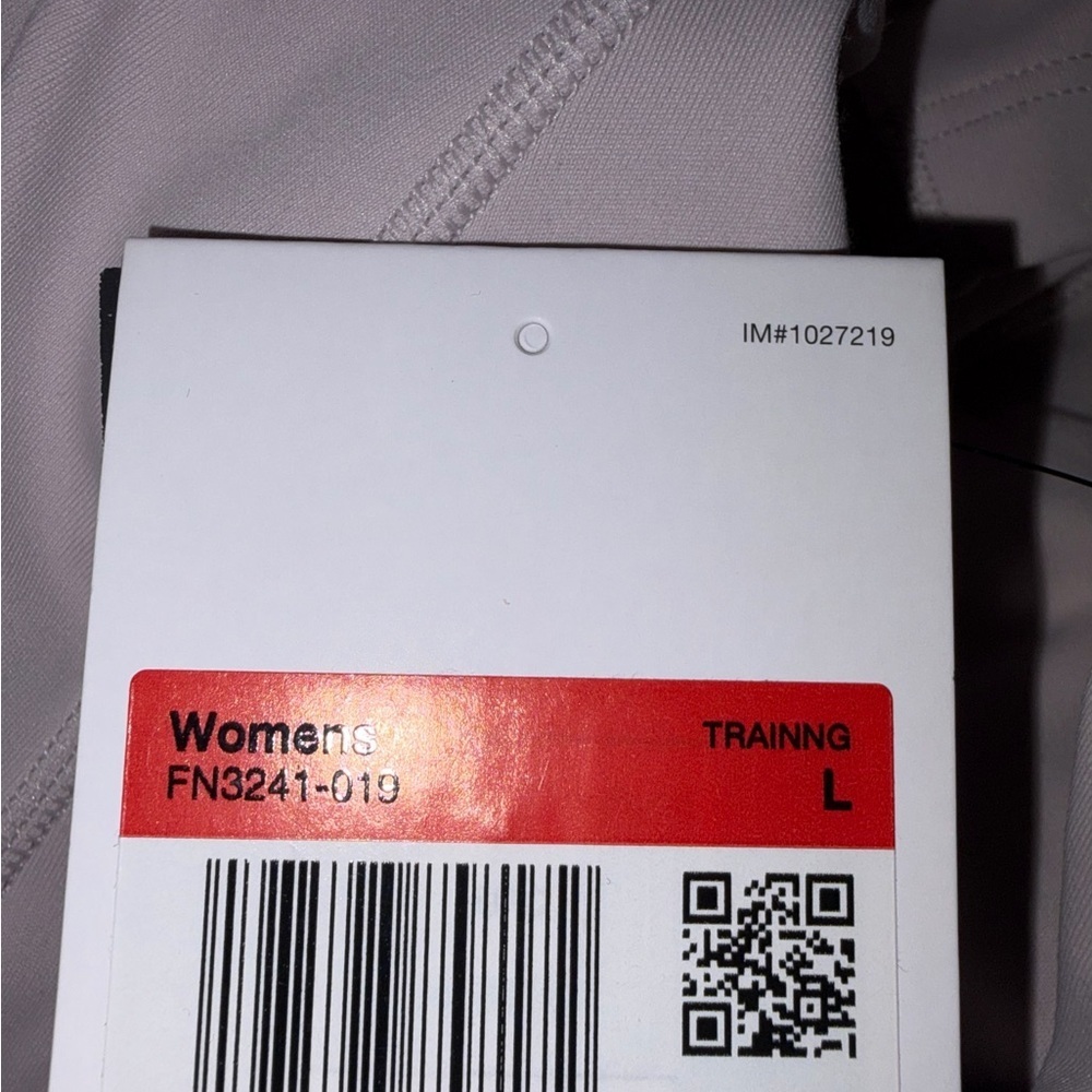 New size Nike Women's One High-Waisted 7/8 Leggings with Pockets - Picture 7 of 7